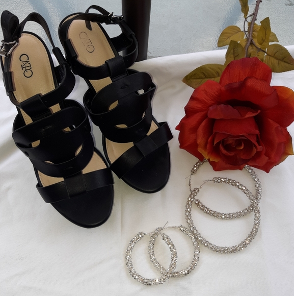 WEDGES - Picture 1 of 6